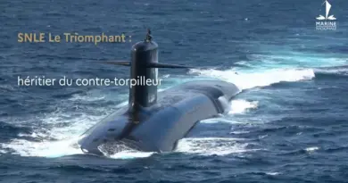 Clip vidéo unités Marine défilant pour le 14 juillet 2024 à Paris