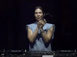 Guerre en Ukraine : une association l’accuse d’être un outil de propagande du Kremlin, la venue d’une DJ russe au festival des Vieilles Charrues ne fait pas consensus