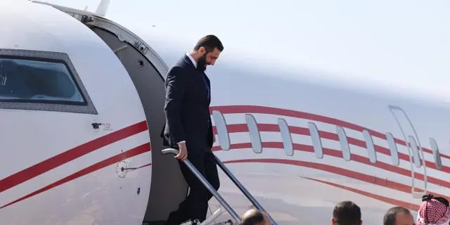 « Il s’est syrianisé, tout en gardant son idéologie islamiste » : de djihadiste à président, Ahmed al-Charaa à l’épreuve du pouvoir