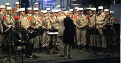 La Musique de la Légion étrangère rend hommage à Edith PIAF
