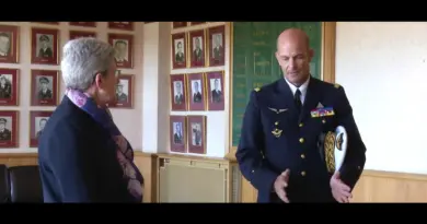 RÉSILIENCE : Geneviève Darrieussecq, en visite au Centre d’expertise aérienne militaire