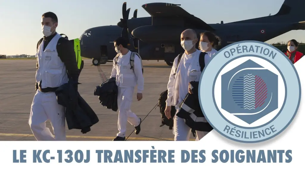 RÉSILIENCE : Le KC-130J transfère des soignants de Quimper à Paris