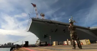 Sortie au bassin pour le PA Charles de Gaulle