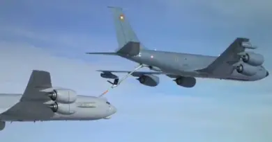 [Teaser] Ravitaillement en vol d’un E-3F par un C-135